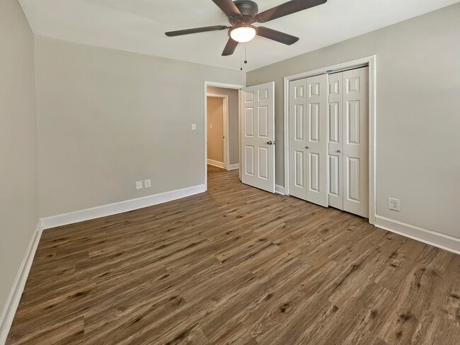 Building Photo - 382 Cologne Dr SE