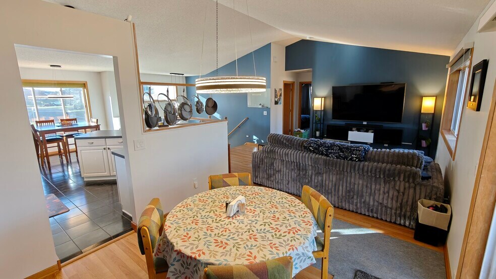 Building Photo - 1943 Parkway Ave