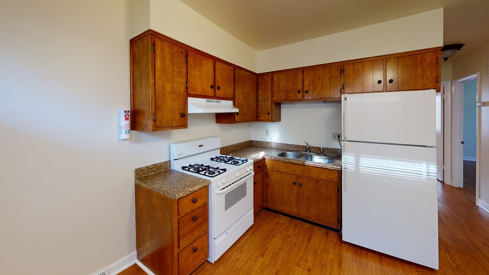261 A Monroe St. TJC Apartments - Wilson Pl. / Monroe St.