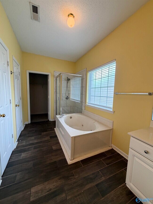Building Photo - 216 Horseshoe Bend S
