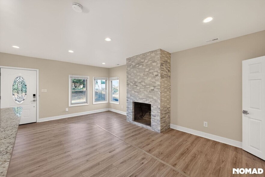 Building Photo - 119 Wilmot Dr