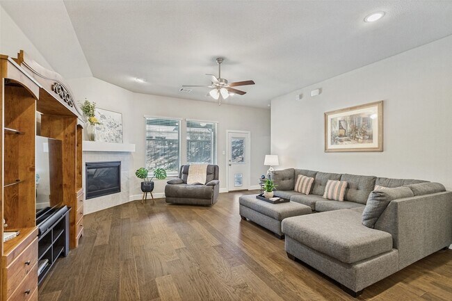 Building Photo - 2424 Preakness Pl