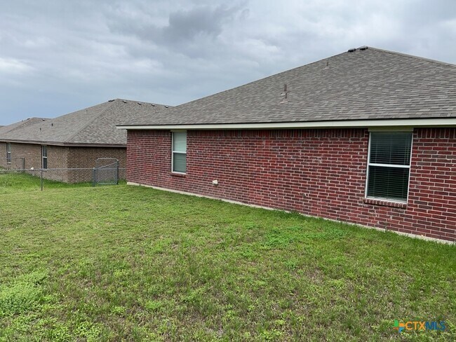 Building Photo - 308 Cedar Ridge Dr