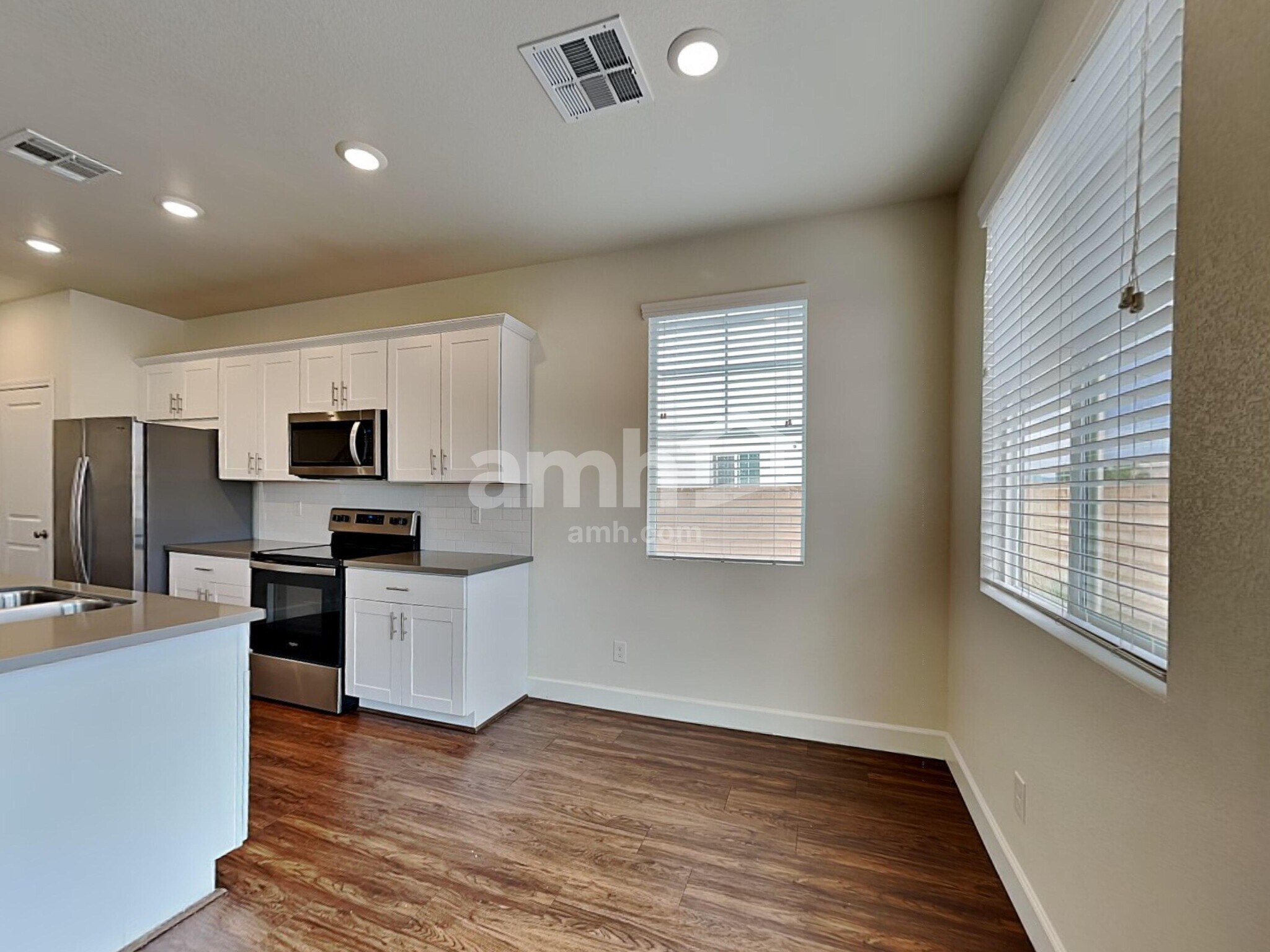 Building Photo - 1713 Viaggio Ave