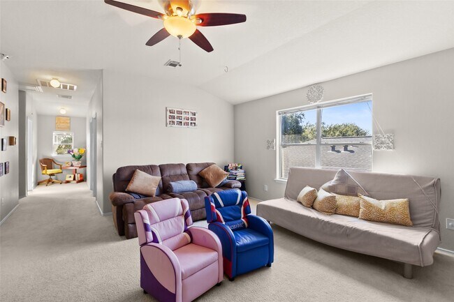 Building Photo - 615 Ashlen Dr