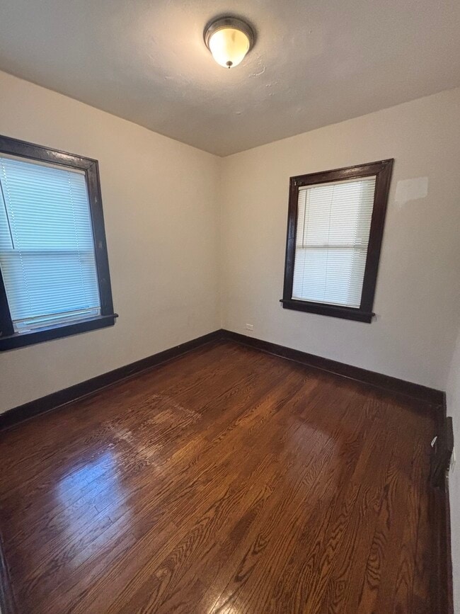 Building Photo - 713 E 144th St