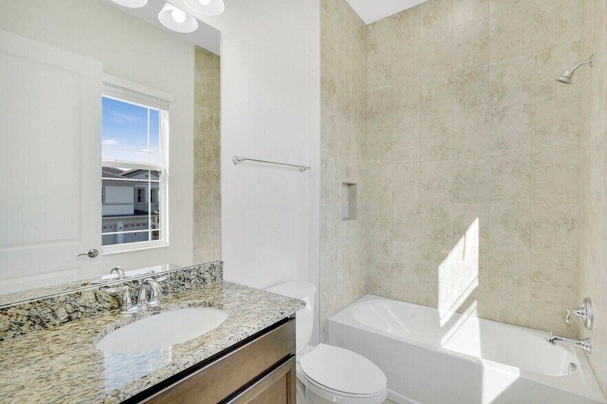Building Photo - 14959 Redcove Pl