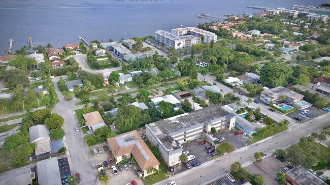 Building Photo - 1410 S Federal Hwy