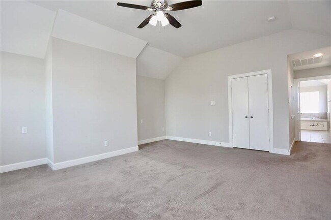 Building Photo - 3614 Main Plaza Dr