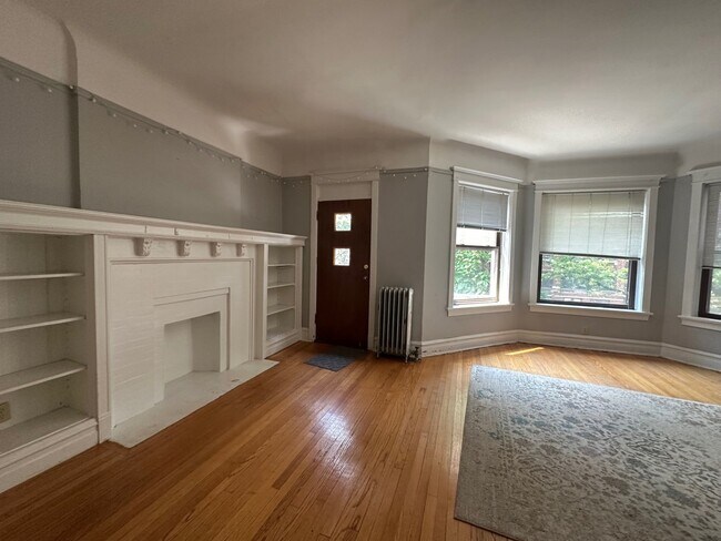 Building Photo - 5117 S Kimbark Ave