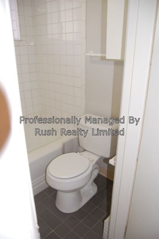 Building Photo - 1912 S University Blvd