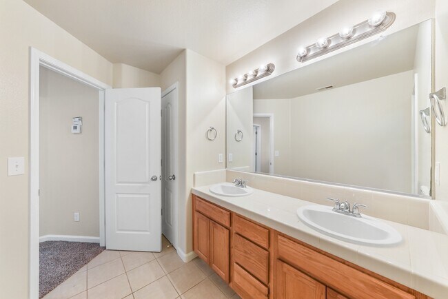 Building Photo - 1022 Prosperity Dr