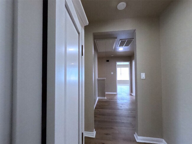 Building Photo - 17107 Westminster Village Ct