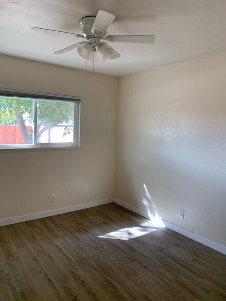 Bedroom - 325 W Howell Ave