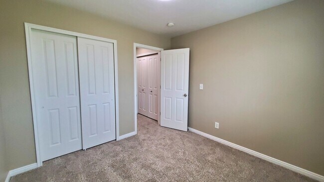 Building Photo - 2069 W 400 S