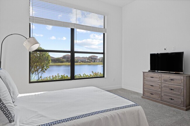 Building Photo - 4823 St Armands Way