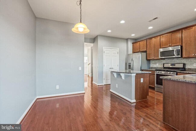 Building Photo - 42644 New Dawn Terrace