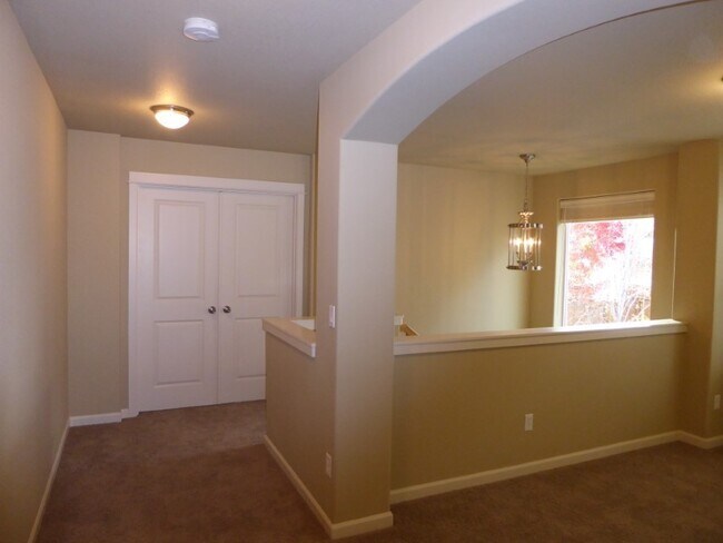 Building Photo - 63020 NE Amherst Pl