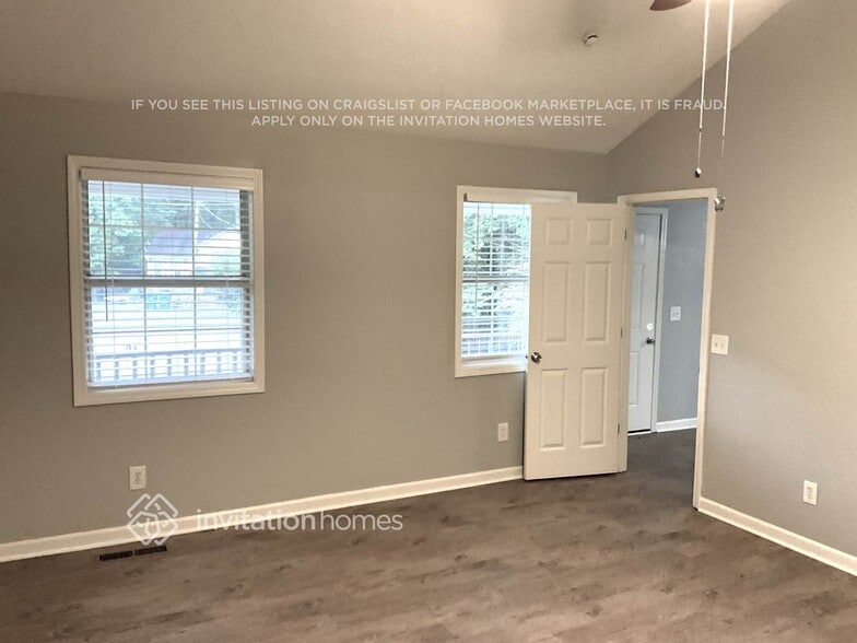 Building Photo - 3795 Cherokee Overlook Dr