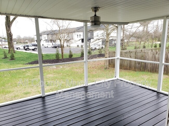 Building Photo - 1945 Stoney Meadow Dr