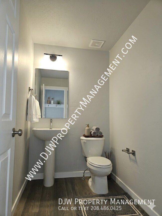 Building Photo - 1201 W Bass River Dr