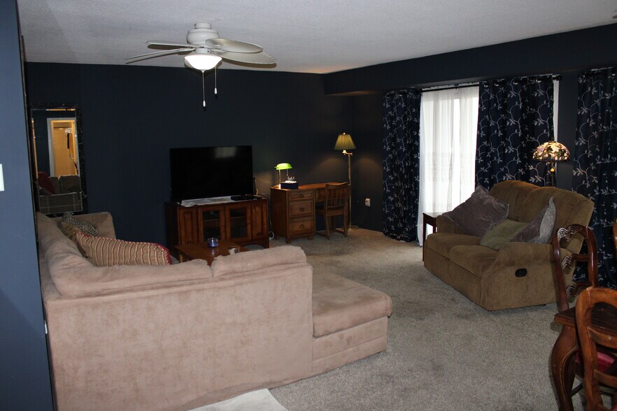 Building Photo - 1100 Erie Ave