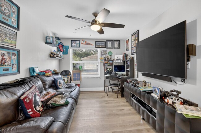 Building Photo - 1051 NW 124th Terrace