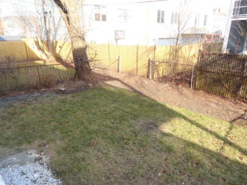 Building Photo - 102 Franklin St