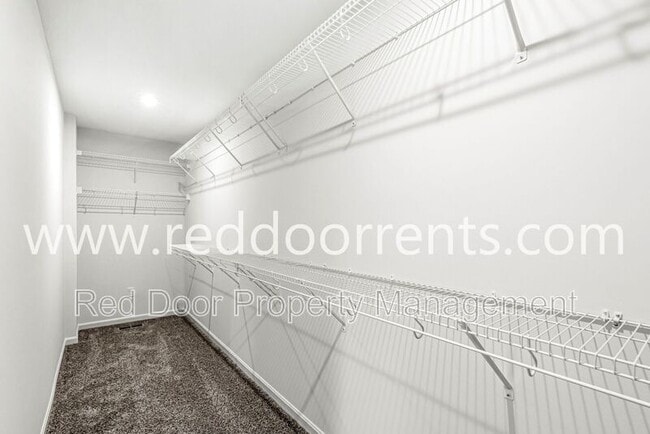 Building Photo - 6903 Oakdale Ln