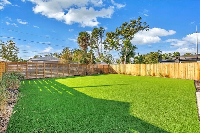 Building Photo - 5026 3rd Ave S