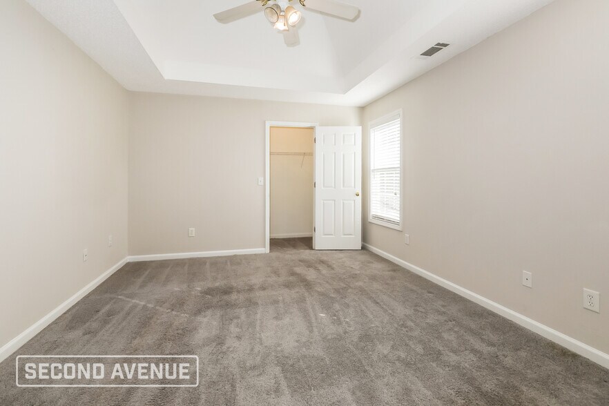 Building Photo - 1008 Maria Dr