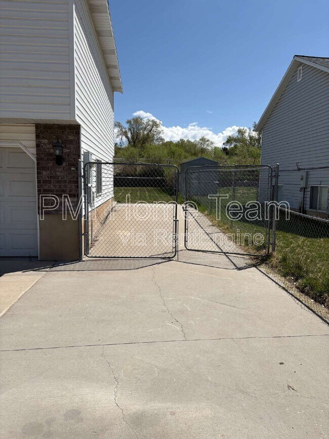 Building Photo - 4440 S 2750 W