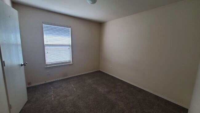 Building Photo - Charming 3 bedroom, 2 bath, 1,354 sq.ft. h...