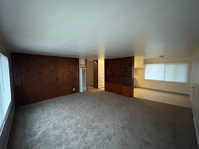 Building Photo - 16371 Avenue 256