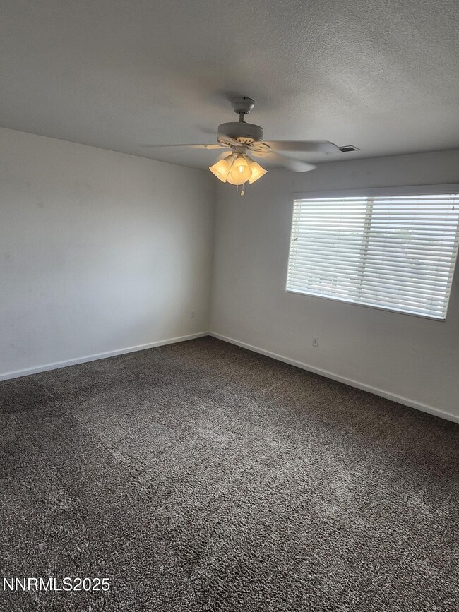 Building Photo - 1344 Mountain Rose Dr