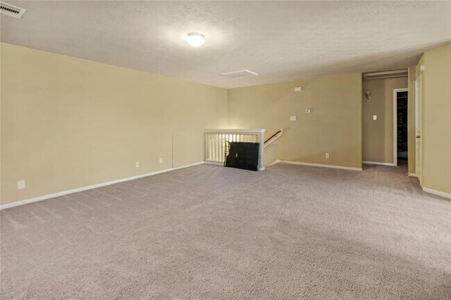 Building Photo - 6939 Hazelnut Ln