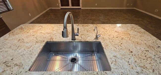 Building Photo - Welton Place