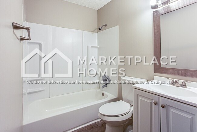 Building Photo - 3824 Cannon Dr