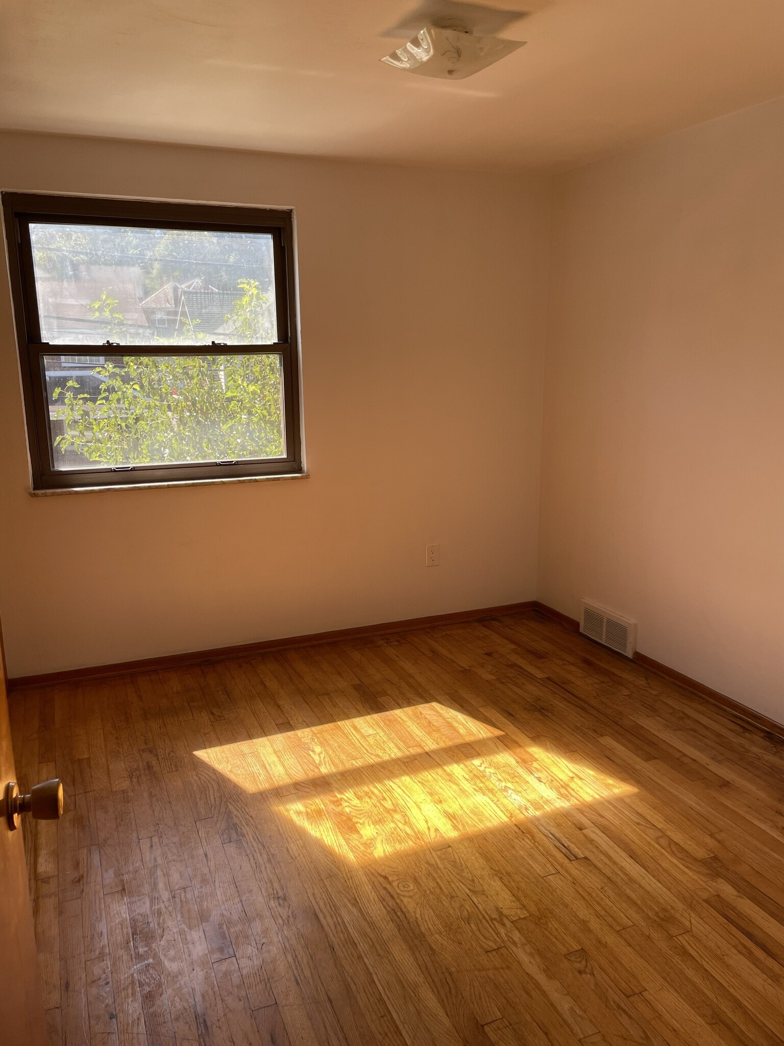 Bedroom 2 - 799 Greenfield Ave