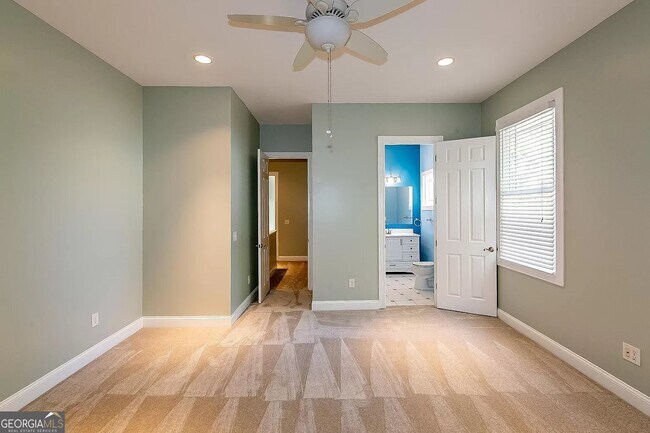 Building Photo - 1282 Monroe Dr NE