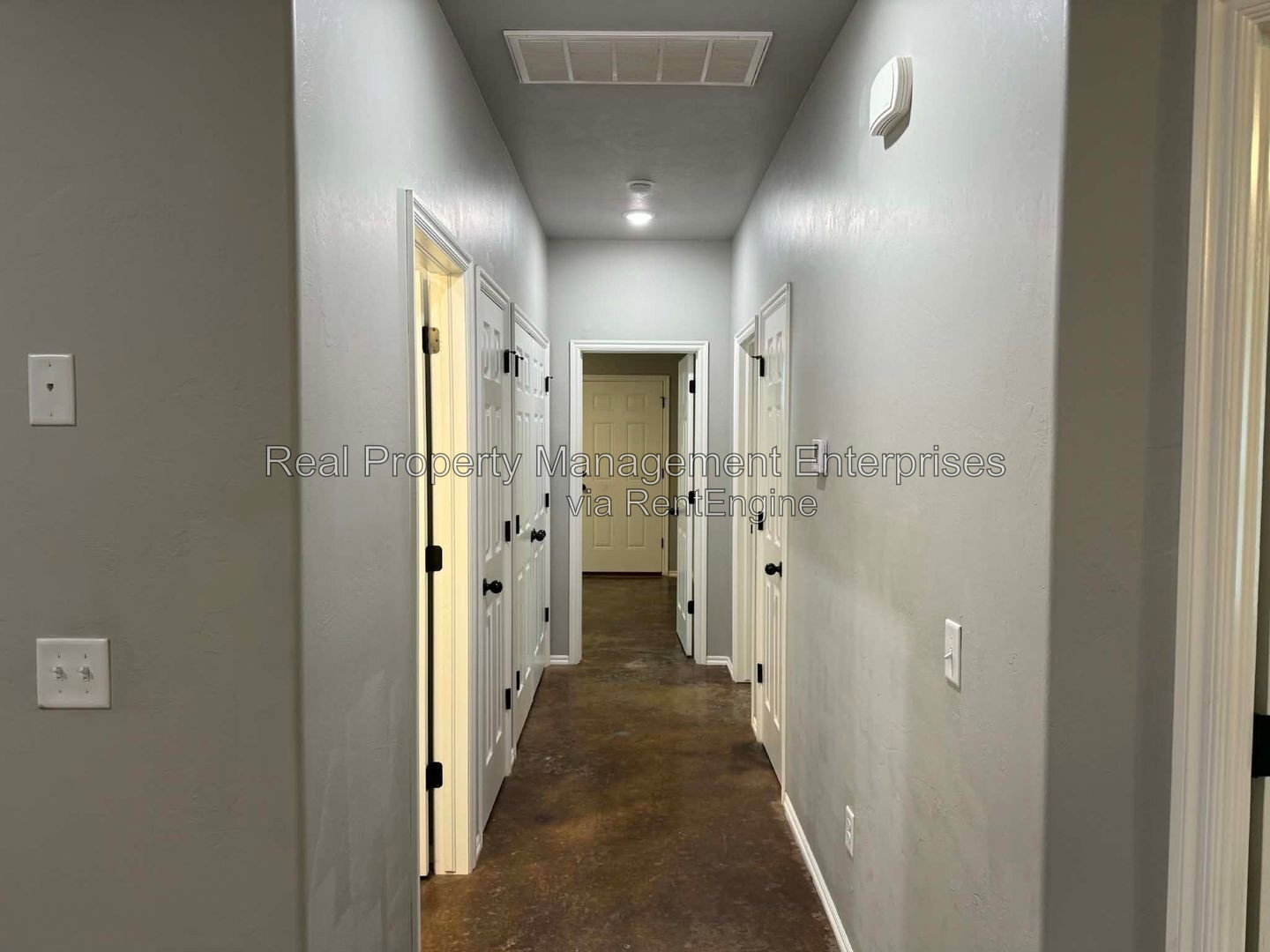 Building Photo - 7508 Redbud Villas Ct