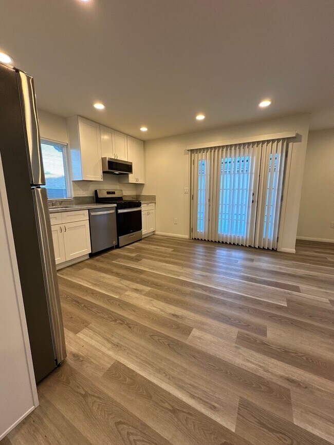 Building Photo - EGAN STREET TRIPLEX