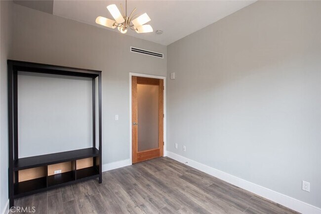 Building Photo - 330 Salem St