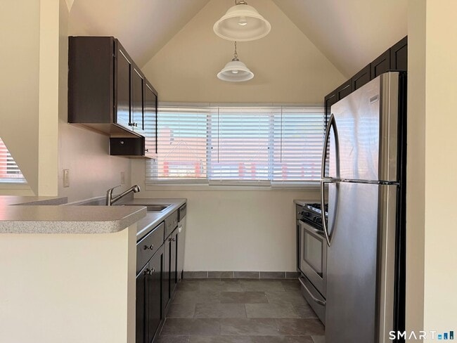 Building Photo - 106 Montoya Dr