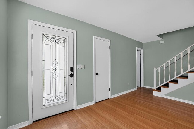 Building Photo - 402 Sandy Ridge Cir
