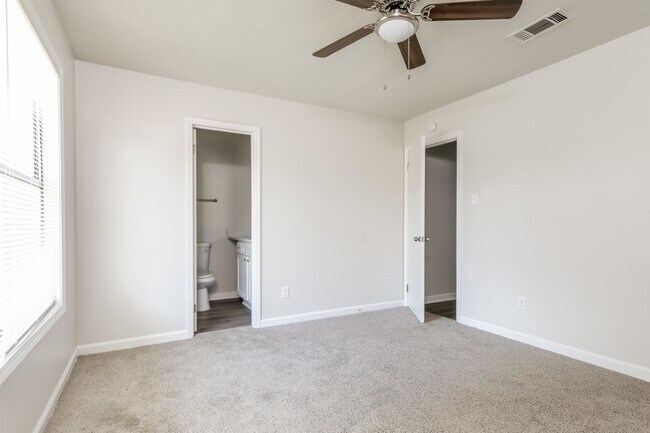 Building Photo - 4262 Water Briar Rd