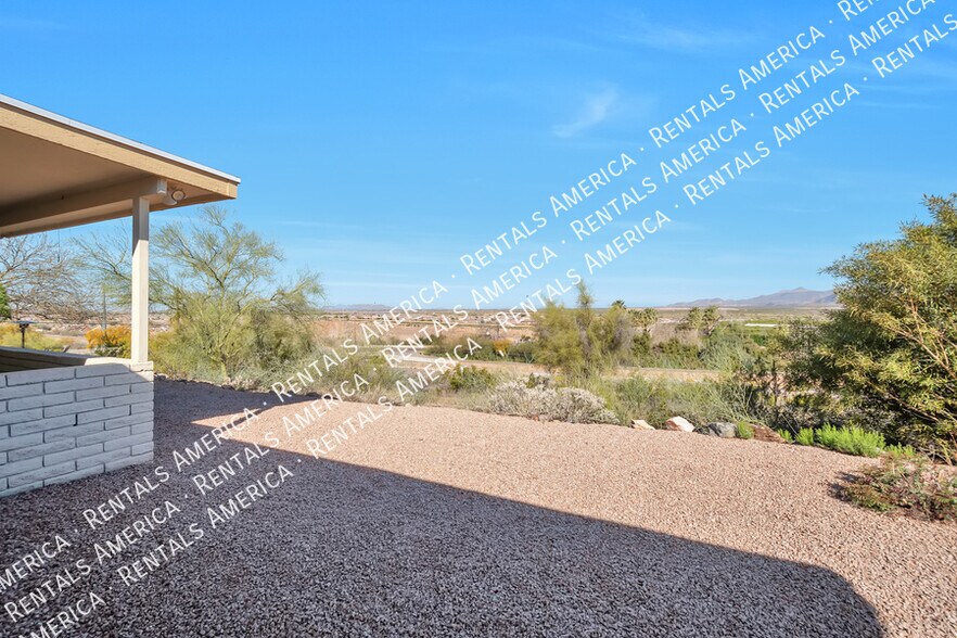 Building Photo - 3650 E Quenton Dr