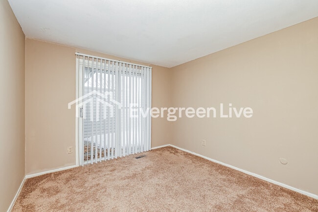 Building Photo - 5714 Troy Villa Blvd