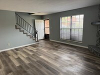 Building Photo - 704 Oxen Ct