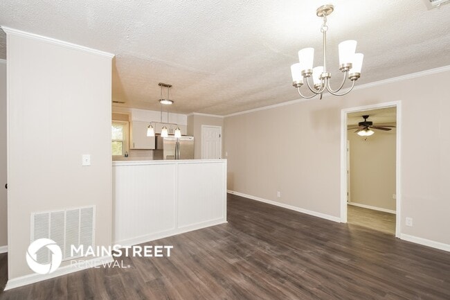 Building Photo - 19 Sioux Rd NE